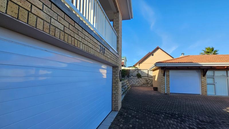 6 Bedroom Property for Sale in Dana Bay Western Cape